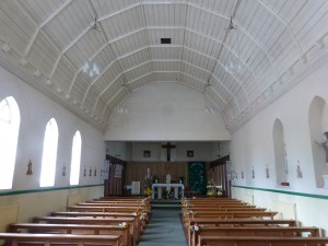 St Thomas Aquinas R.C., Ham, Richmond. A converted school hall with obviously quite limited resources for liturgical furnishings. Found open and totally empty.