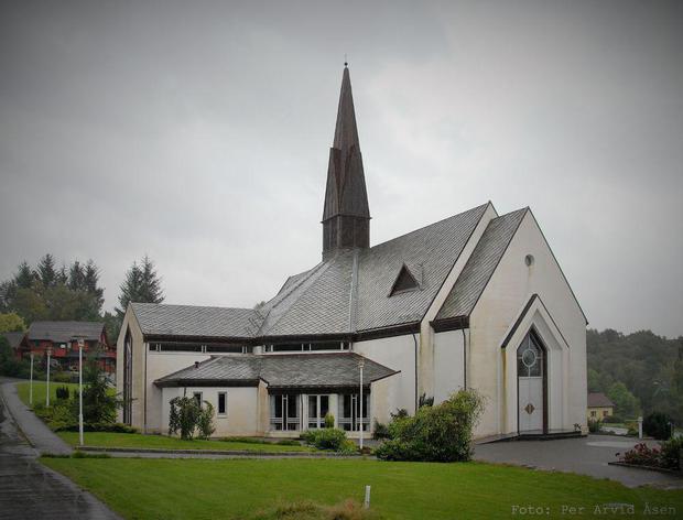 skjold-kirke-vindafjord-rogaland_3391833390_o-2-.jpg_large[1]